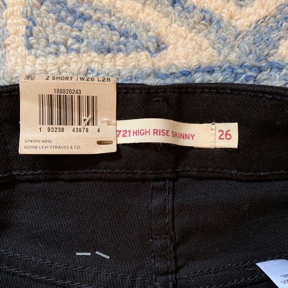 Levi’s 721 High-Rise Skinny Jeans in Black - Picture 13 of 16